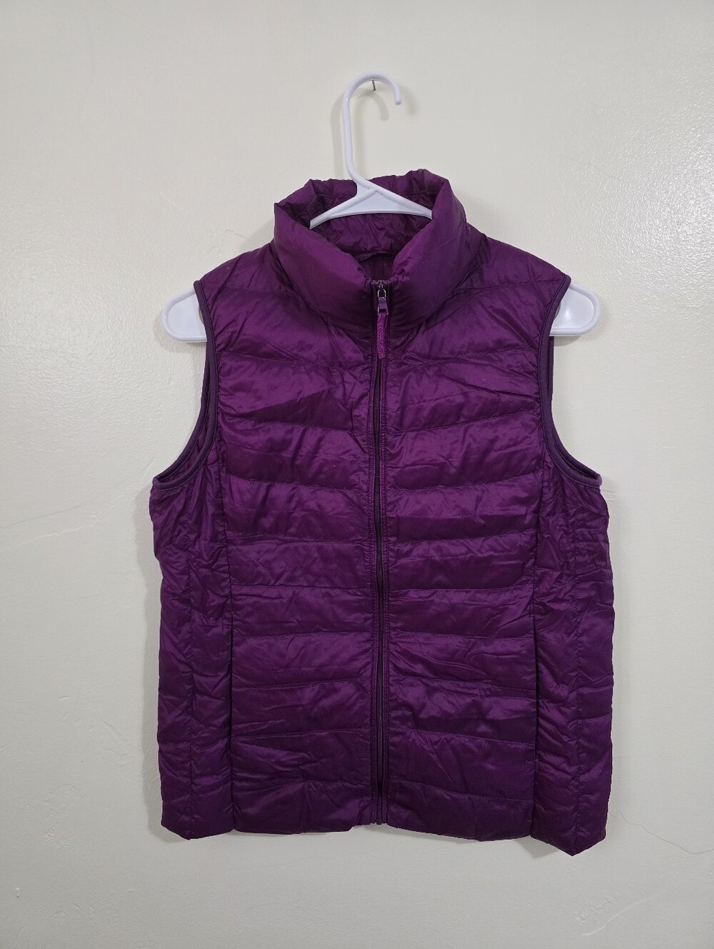 Uniqlo Purple Light Down Puffer Vest Women's Medium Full Zip